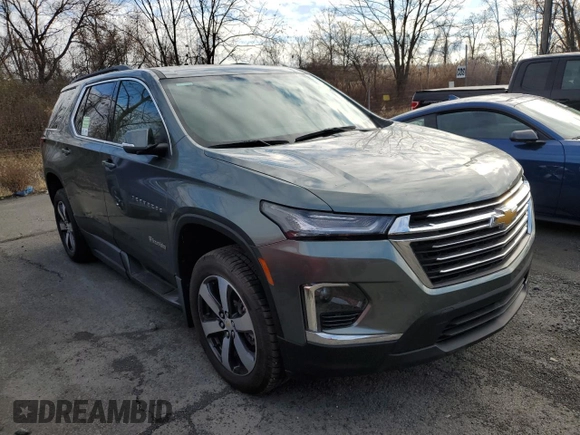 2022 Chevrolet Traverse LT z VIN 1GNERHKW9NJ105351, wystawiony jako Copart lot #56558415 z przebiegiem 25 013 mil mil oraz Szkoda całkowita • Salvage title. Historia ofert i sprzedaży dostępna na DreamBid. Obrazek 4.