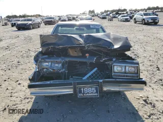 1985 Chevrolet El Camino z VIN 3GCCW80H2FS905566, wystawiony jako Copart lot #75897944 z przebiegiem 81 485 mil mil oraz Szkoda całkowita • Salvage title. Historia ofert i sprzedaży dostępna na DreamBid. Obrazek 5.