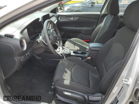 2021 Kia Forte LXS z VIN 3KPF24AD1ME334550, wystawiony jako Copart lot #58442565 z przebiegiem 63 556 mil mil oraz Szkoda całkowita • Salvage title. Historia ofert i sprzedaży dostępna na DreamBid. Obrazek 7.