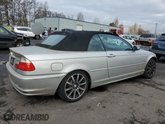 2002 BMW 3 Series 325Ci with VIN WBABS33422PG83381, listed as a Copart auction lot 82643754 with 114,694 mi miles and Salvage Title. Bid and sale history available at carsss.com. Image 3.