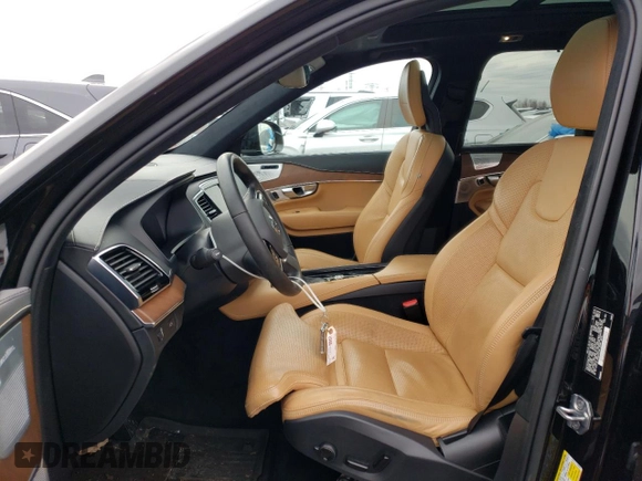 2017 Volvo XC90 Inscription with VIN YV4A22PL1H1176889, listed as a Copart auction lot 37447453 with 33,987 mi miles. Bid and sale history available at carsss.com. Image 7.