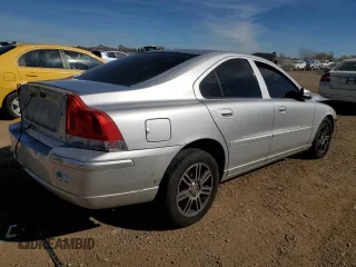 2008 Volvo S60 2.5T with VIN YV1RH592482680707, listed as a Copart auction lot 76586424 with 188,133 mi miles and Salvage Title. Bid and sale history available at carsss.com. Image 3.