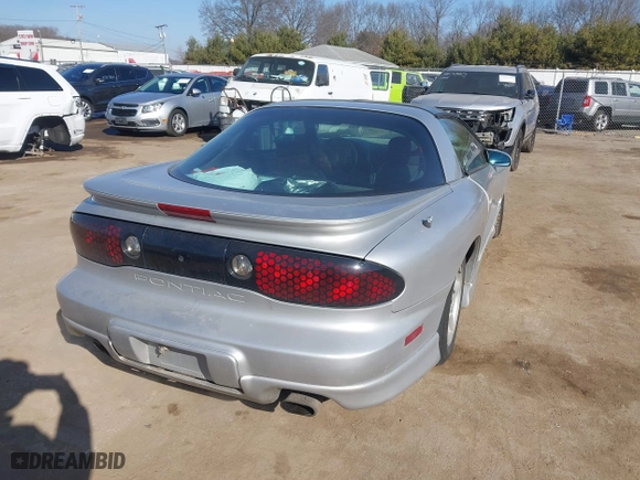 1998 Pontiac Firebird with VIN 2G2FS22K2W2211663, listed as a IAAI auction lot 41790845 with 237,098 mi miles. Bid and sale history available at carsss.com. Image 4.