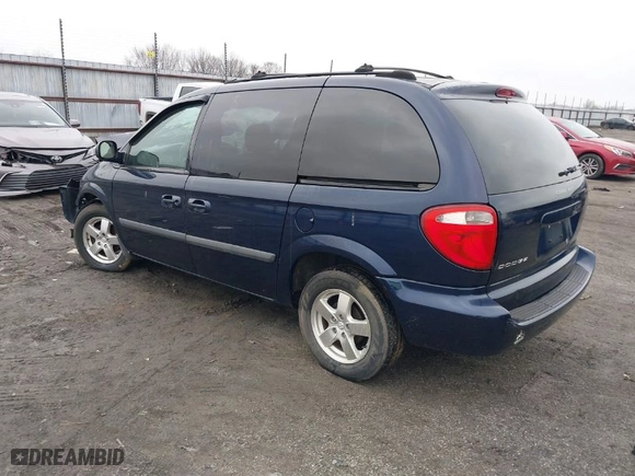 2005 Dodge Caravan SXT with VIN 1D4GP45R35B240229, listed as a IAAI auction lot 41485566 with 111,350 mi miles. Bid and sale history available at carsss.com. Image 3.