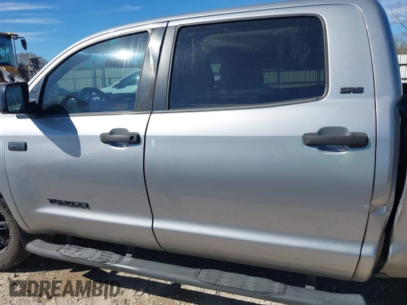 2017 Toyota Tundra 2WD SR5 with VIN 5TFEW5F13HX215375, listed as a IAAI auction lot 41716639 with 78,815 mi miles. Bid and sale history available at carsss.com. Image 15.