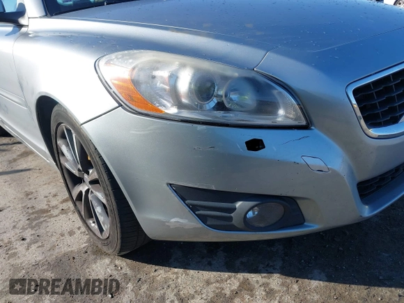 2012 Volvo C70 T5 with VIN YV1672MCXCJ130785, listed as a IAAI auction lot 41589949 with 152,646 mi miles. Bid and sale history available at carsss.com. Image 6.