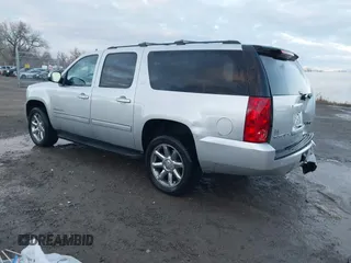 2013 GMC Yukon XL SLT z VIN 1GKS2KE73DR132065, wystawiony jako IAAI lot #40885853 z przebiegiem 207 492 mil mil oraz . Historia ofert i sprzedaży dostępna na DreamBid. Obrazek 3.