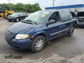 2005 Chrysler Town & Country Touring z VIN 2C4GP54L15R202435, wystawiony jako Copart lot #59488545 z przebiegiem 248 680 mil mil oraz Nie do naprawy • Non repairable. Historia ofert i sprzedaży dostępna na DreamBid. Obrazek 1.