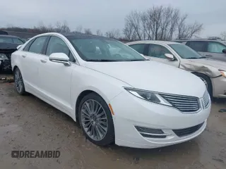2013 Lincoln MKZ Hybrid with VIN 3LN6L2LU5DR824153, listed as a IAAI auction lot 41902955 with 92,028 mi miles. Bid and sale history available at carsss.com. Image 1.