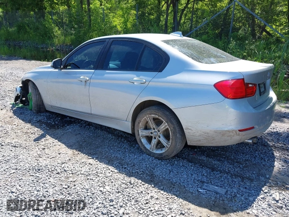 2013 BMW 3 Series 328i xDrive with VIN WBA3B5C53DF593056, listed as a IAAI auction lot 42560965 with 130,644 mi miles and . Bid and sale history available at DreamBid. Image 3.