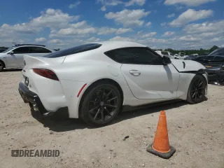 2025 Toyota Supra 3.0 z VIN WZ1DB0G09SW069188, wystawiony jako Copart lot #56728865 z przebiegiem 2129 mil mil oraz Szkody całkowita. Historia ofert i sprzedaży dostępna na DreamBid. Obrazek 3.
