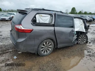 2018 Toyota Sienna LE z VIN 5TDJZ3DC6JS199103, wystawiony jako Copart lot #57821175 z przebiegiem Nie podano mil oraz Szkoda całkowita • Salvage title. Historia ofert i sprzedaży dostępna na DreamBid. Obrazek 3.