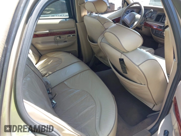 2000 Mercury Grand Marquis GS z VIN 2MEFM74W3YX610461, wystawiony jako IAAI lot #42162767 z przebiegiem 181 400 mil mil oraz . Historia ofert i sprzedaży dostępna na DreamBid. Obrazek 8.
