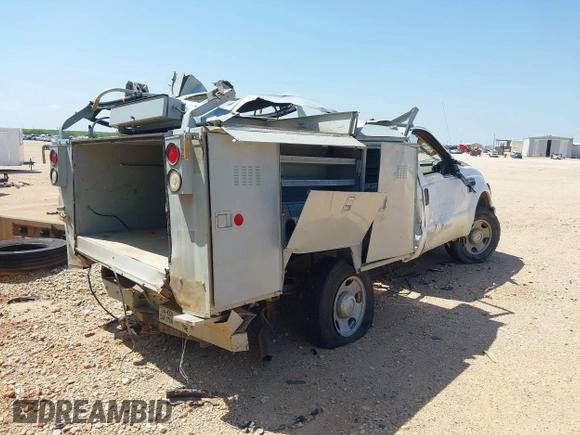 2008 Ford F-350 with VIN 1FDSF30508EC32614, listed as a IAAI auction lot 41941773 with 252,840 mi miles and . Bid and sale history available at DreamBid. Image 4.