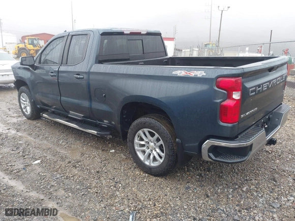 2019 Chevrolet Silverado 1500 LT with VIN 1GCRYDEDXKZ359924, listed as a IAAI auction lot 41463919 with 66,326 mi miles. Bid and sale history available at carsss.com. Image 3.
