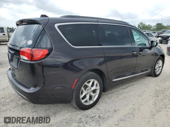 2017 Chrysler Pacifica Touring L z VIN 2C4RC1BG9HR560678, wystawiony jako Copart lot #55420305 z przebiegiem 137 577 mil mil oraz Szkoda całkowita • Salvage title. Historia ofert i sprzedaży dostępna na DreamBid. Obrazek 3.