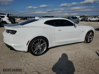 2020 Chevrolet Camaro 2LT with VIN 1G1FC1RS9L0147295, listed as a Copart auction lot 86554824 with 0 mi miles and Non Repairable. Bid and sale history available at carsss.com. Image 3.