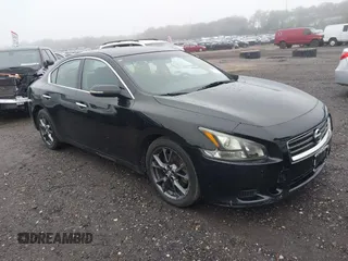 2012 Nissan Maxima S z VIN 1N4AA5AP8CC847111, wystawiony jako IAAI lot #42543652 z przebiegiem 128 709 mil mil oraz . Historia ofert i sprzedaży dostępna na DreamBid. Obrazek 1.