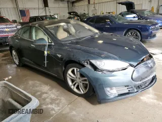 2013 Tesla Model S with VIN 5YJSA1DN1DFP12218, listed as a Copart auction lot 54717725 with Not Provided miles and Non Repairable. Bid and sale history available at carsss.com. Image 4.