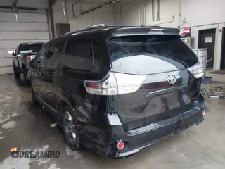2011 Toyota Sienna SE with VIN 5TDXK3DCXBS067929, listed as a IAAI auction lot 41552044 with 203,697 mi miles. Bid and sale history available at carsss.com. Image 3.
