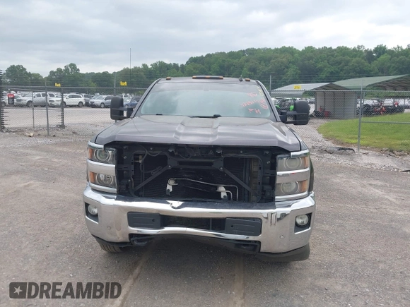 2015 Chevrolet Silverado 3500HD LTZ z VIN 1GC4K0C85FF127359, wystawiony jako IAAI lot #42252408 z przebiegiem 273 905 mil mil oraz . Historia ofert i sprzedaży dostępna na DreamBid. Obrazek 6.