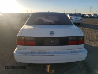 1998 Volkswagen Jetta z VIN 3VWTD81H1WM121112, wystawiony jako Copart lot #81733184 z przebiegiem 239 535 mil mil oraz Czysty tytuł • Clean title. Historia ofert i sprzedaży dostępna na DreamBid. Obrazek 6.