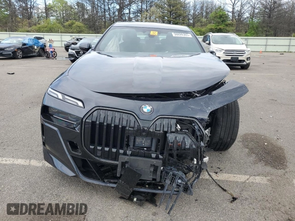 2024 BMW 7 Series 740i xDrive with VIN WBA33EH09RCR24113, listed as a Copart auction lot 56699365 with Not provided miles and Salvage title. Bid and sale history available at DreamBid. Image 5.