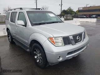 2006 Nissan Pathfinder SE with VIN 5N1AR18U56C635693, listed as a IAAI auction lot 41507131 with 117,611 mi miles. Bid and sale history available at carsss.com. Image 1.