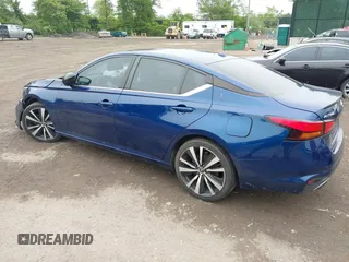 2019 Nissan Altima SR z VIN 1N4BL4CV4KC131194, wystawiony jako IAAI lot #42328015 z przebiegiem 112 099 mil mil oraz . Historia ofert i sprzedaży dostępna na DreamBid. Obrazek 3.