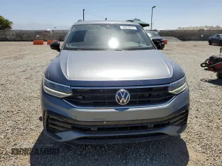 2022 Volkswagen Tiguan SE R-Line Black z VIN 3VVCB7AX5NM126601, wystawiony jako Copart lot #60935515 z przebiegiem 67 801 mil mil oraz Szkoda całkowita • Salvage title. Historia ofert i sprzedaży dostępna na DreamBid. Obrazek 5.