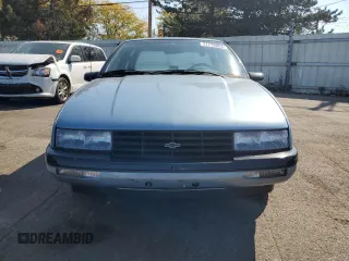 1991 Chevrolet Corsica z VIN 1G1LT53G4MY129241, wystawiony jako Copart lot #71770004 z przebiegiem 142 605 mil mil oraz Szkody całkowita. Historia ofert i sprzedaży dostępna na DreamBid. Obrazek 5.