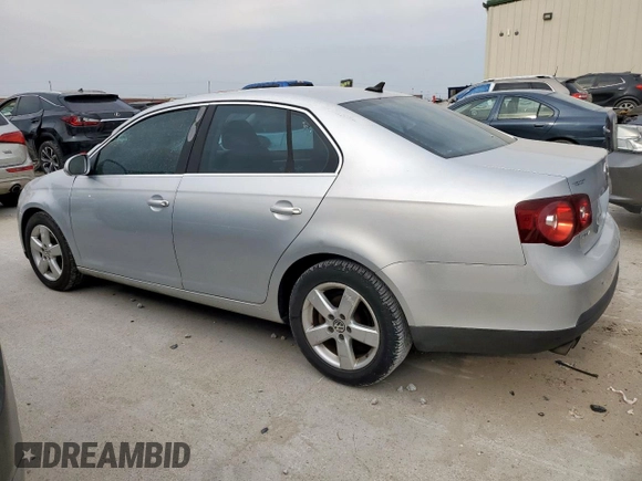 2008 Volkswagen Jetta SE z VIN 3VWRM71K98M063043, wystawiony jako Copart lot #50171755 z przebiegiem 151 740 mil mil oraz Szkoda całkowita • Salvage title. Historia ofert i sprzedaży dostępna na DreamBid. Obrazek 2.