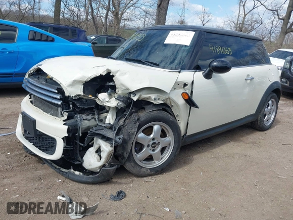 2011 MINI Hardtop with VIN WMWSU3C58BT184415, listed as a IAAI auction lot 41891353 with 149,533 mi miles and . Bid and sale history available at DreamBid. Image 6.