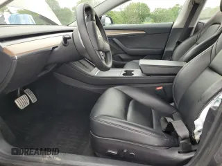 2021 Tesla Model 3 Performance z VIN 5YJ3E1EC5MF064890, wystawiony jako Copart lot #57186755 z przebiegiem 47 830 mil mil oraz Szkoda całkowita • Salvage title. Historia ofert i sprzedaży dostępna na DreamBid. Obrazek 7.