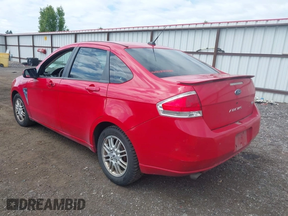 2008 Ford Focus SE z VIN 1FAHP35N08W101901, wystawiony jako IAAI lot #42288509 z przebiegiem 211 470 mil mil oraz . Historia ofert i sprzedaży dostępna na DreamBid. Obrazek 3.
