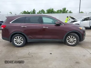 2017 Kia Sorento LX with VIN 5XYPG4A31HG259077, listed as a IAAI auction lot 42199198 with Not Provided miles. Bid and sale history available at carsss.com. Image 12.