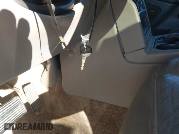 2003 GMC Yukon XL SLT with VIN 3GKFK16Z03G289434, listed as a IAAI auction lot 41216088 with 254,556 mi miles and . Bid and sale history available at DreamBid. Image 11.