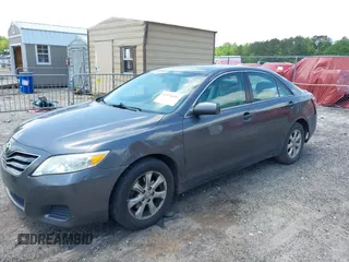 2011 Toyota Camry LE z VIN 4T4BF3EK3BR200855, wystawiony jako IAAI lot #42134686 z przebiegiem 248 776 mil mil oraz . Historia ofert i sprzedaży dostępna na DreamBid. Obrazek 2.