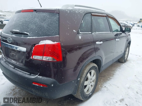 2011 Kia Sorento LX with VIN 5XYKTCA18BG102281, listed as a IAAI auction lot 41613420 with 115,916 mi miles. Bid and sale history available at carsss.com. Image 4.