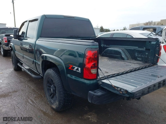 2005 Chevrolet Silverado 1500 LS with VIN 2GCEK13T551156428, listed as a IAAI auction lot 41731983 with 274,185 mi miles. Bid and sale history available at carsss.com. Image 3.