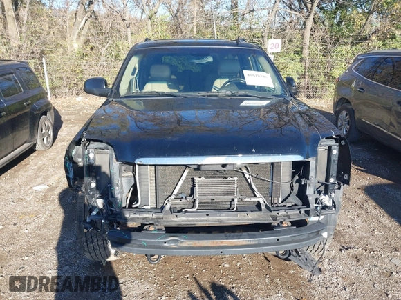 2010 GMC Yukon XL Denali with VIN 1GKUKMEF4AR156236, listed as a IAAI auction lot 40818388 with 252,031 mi miles. Bid and sale history available at carsss.com. Image 6.