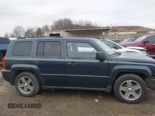 2008 Jeep Patriot Sport with VIN 1J8FF28W48D660679, listed as a IAAI auction lot 41496864 with 163,637 mi miles. Bid and sale history available at carsss.com. Image 13.