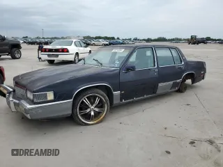 1990 Cadillac DeVille z VIN 1G6CD5337L4238206, wystawiony jako Copart lot #58214584 z przebiegiem Nie podano mil oraz Szkoda całkowita • Salvage title. Historia ofert i sprzedaży dostępna na DreamBid. Obrazek 1.