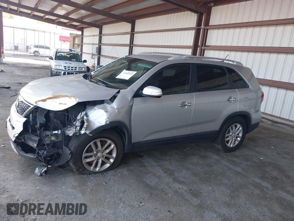 2014 Kia Sorento LX with VIN 5XYKT4A73EG425510, listed as a IAAI auction lot 41882601 with 165,751 mi miles and . Bid and sale history available at carsss.com. Image 14.