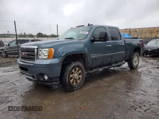 2011 GMC Sierra 2500HD Denali с VIN 1GT125C82BF172513, выставлен на аукционе Copart как лот 54895435 с пробегом 157 649 миль миль и Чистый • Clean title. История ставок и продаж доступна на DreamBid. Изображение 1.