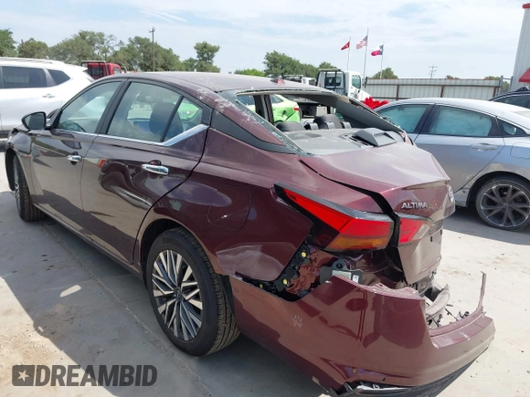 2025 Nissan Altima SV z VIN 1N4BL4DV6SN364710, wystawiony jako IAAI lot #42314788 z przebiegiem 6 901 mil mil oraz . Historia ofert i sprzedaży dostępna na DreamBid. Obrazek 3.