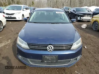2014 Volkswagen Jetta Comfortline with VIN 3VWDL7AJ3EM389579, listed as a Copart auction lot 47085025 with 261,379 mi miles and Clean title. Bid and sale history available at DreamBid. Image 5.