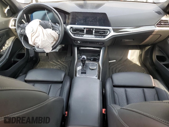 2022 BMW 3 Series 330i z VIN 3MW5R1J09N8C24653, wystawiony jako Copart lot #53022275 z przebiegiem Nie podano mil oraz Szkoda całkowita • Salvage title. Historia ofert i sprzedaży dostępna na DreamBid. Obrazek 8.