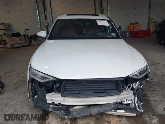 2019 Audi e-tron Premium Plus с VIN WA1LAAGE4KB023803, выставлен на аукционе IAAI как лот 42184693 с пробегом 30 746 миль миль и . История ставок и продаж доступна на DreamBid. Изображение 12.