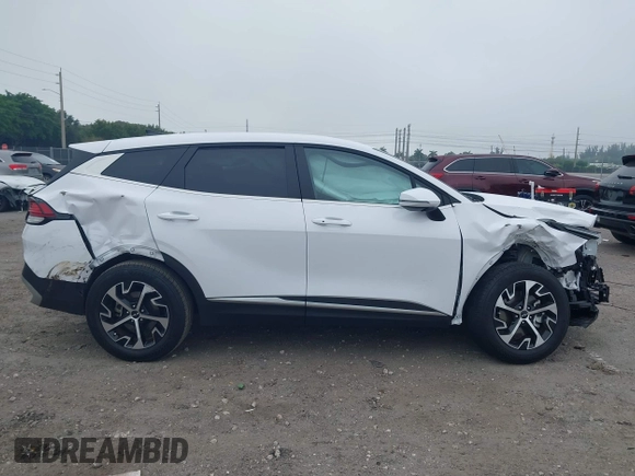 2024 Kia Sportage EX with VIN 5XYK33DF0RG190745, listed as a IAAI auction lot 41879615 with 7,914 mi miles. Bid and sale history available at carsss.com. Image 13.